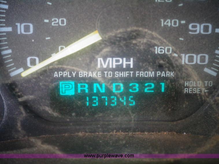 image for item AL9238 2000 Chevrolet Silverado 1500 pickup truck cab and chassis