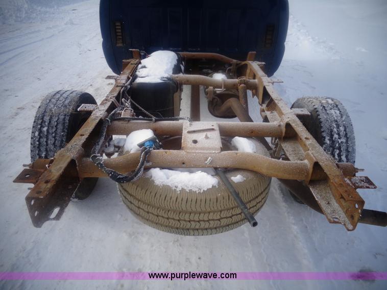 image for item AL9238 2000 Chevrolet Silverado 1500 pickup truck cab and chassis