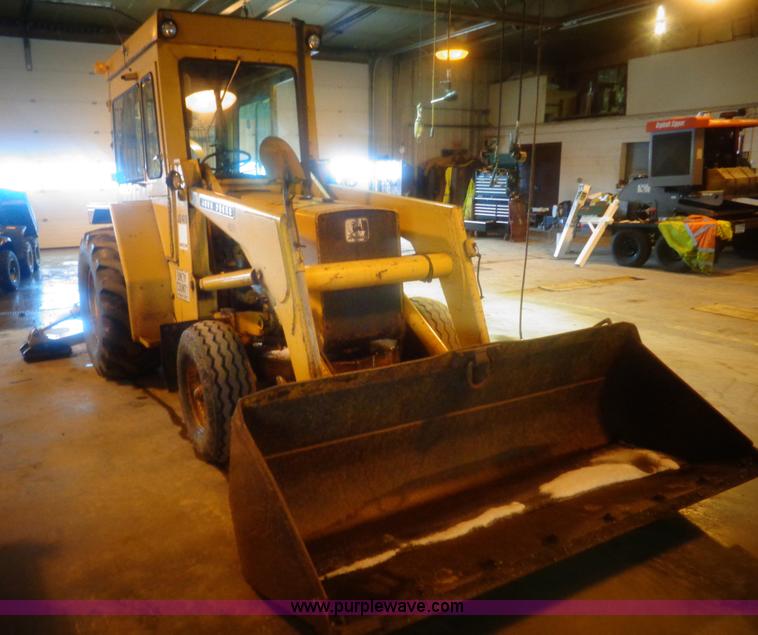image for item AL9240 1980 John Deere 410 backhoe