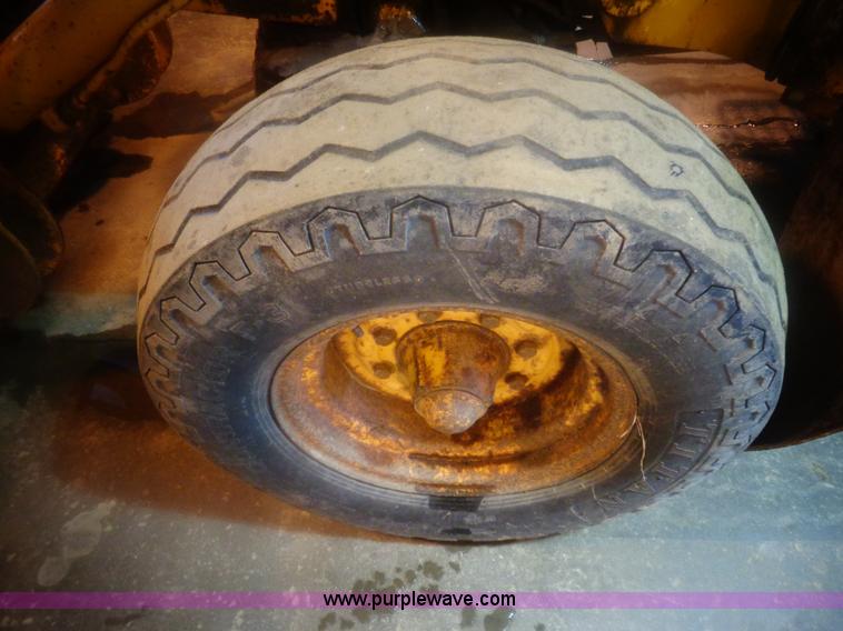 image for item AL9240 1980 John Deere 410 backhoe