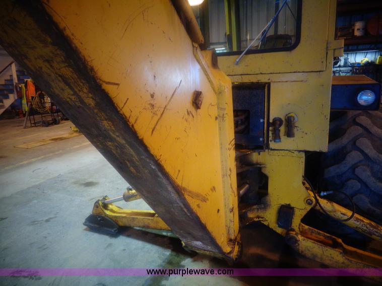 image for item AL9240 1980 John Deere 410 backhoe