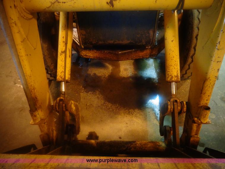 image for item AL9240 1980 John Deere 410 backhoe