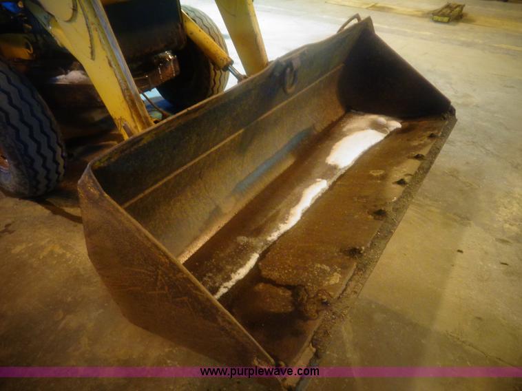 image for item AL9240 1980 John Deere 410 backhoe