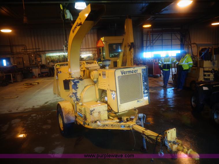 image for item AL9241 2000 Vermeer 935BC Auto Feed II wood chipper