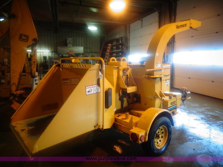 image for item AL9241 2000 Vermeer 935BC Auto Feed II wood chipper