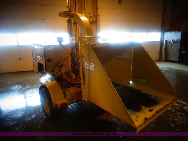 image for item AL9241 2000 Vermeer 935BC Auto Feed II wood chipper