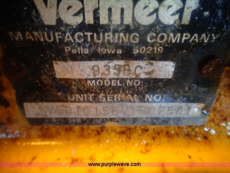 image for item AL9241 2000 Vermeer 935BC Auto Feed II wood chipper