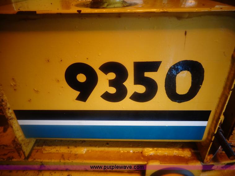 image for item AL9241 2000 Vermeer 935BC Auto Feed II wood chipper