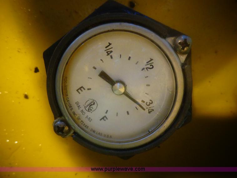 image for item AL9241 2000 Vermeer 935BC Auto Feed II wood chipper