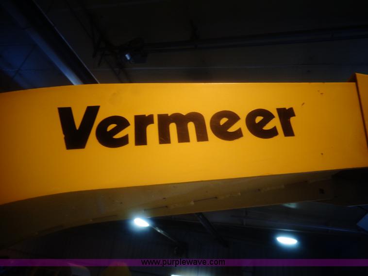 image for item AL9241 2000 Vermeer 935BC Auto Feed II wood chipper