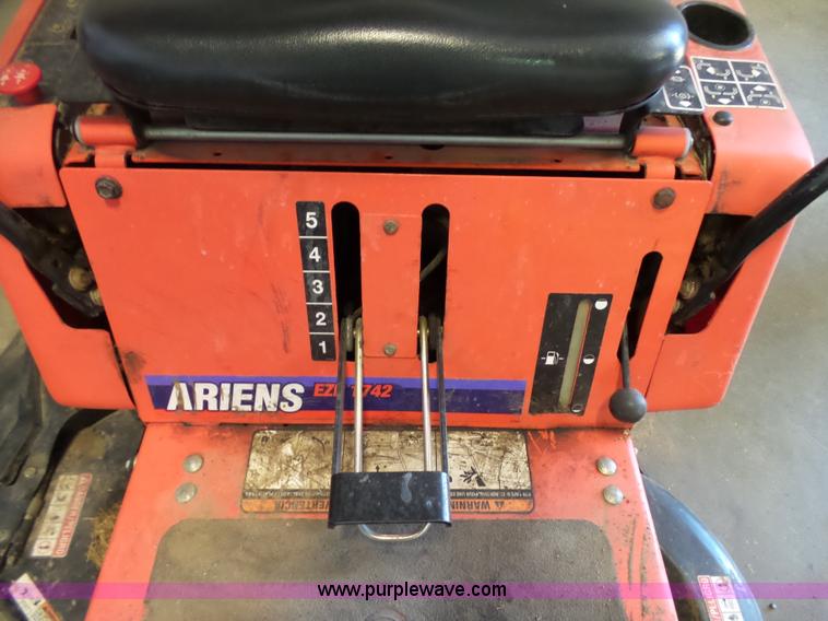 image for item AO9913 Ariens EZR1742 lawn mower
