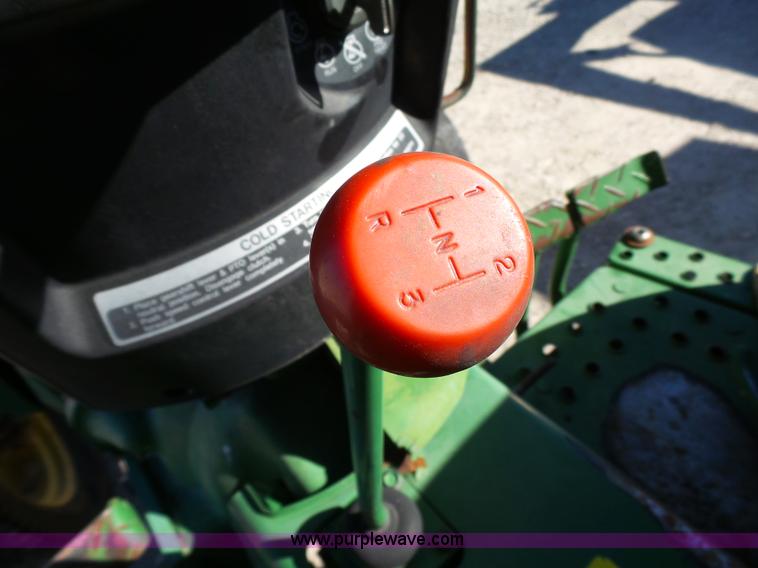 image for item AO9919 1995 John Deere 870 tractor