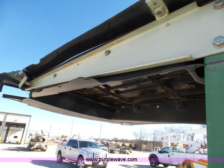 image for item AO9919 1995 John Deere 870 tractor