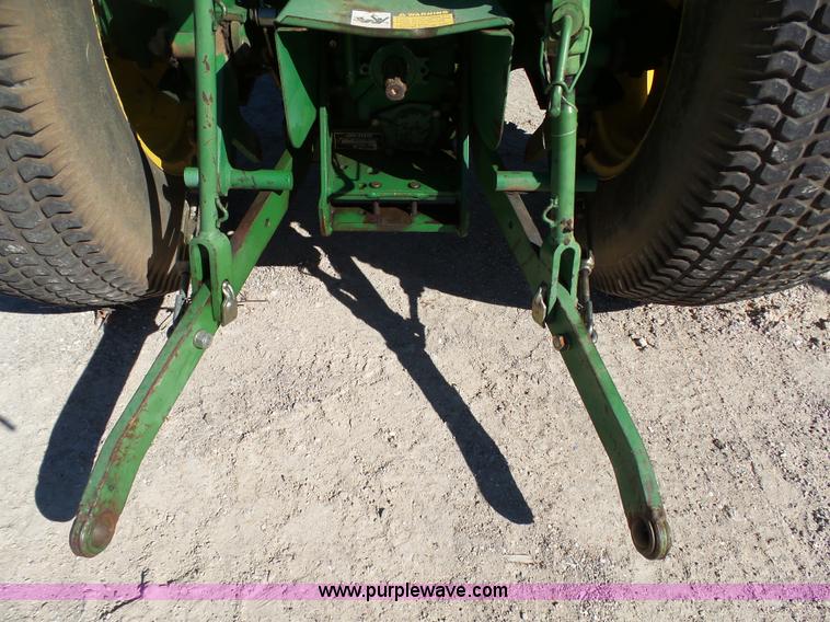 image for item AO9919 1995 John Deere 870 tractor