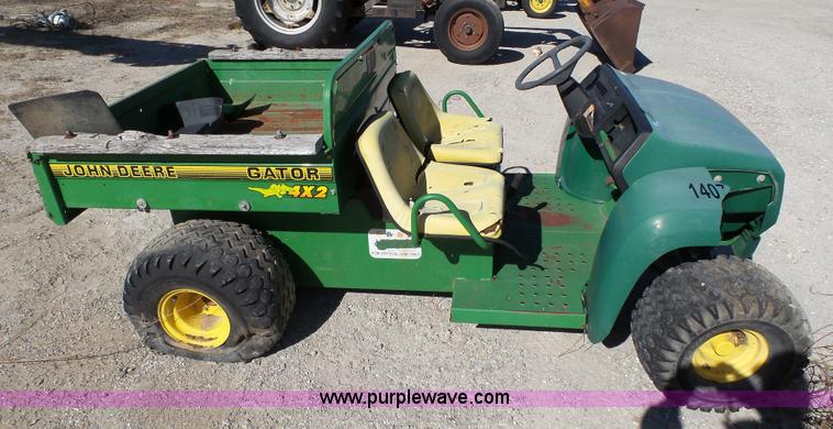 image for item AO9921 John Deere Gator utility vehicle