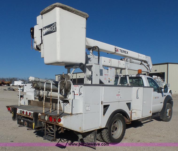 image for item AO9922 2006 Ford F550 bucket truck