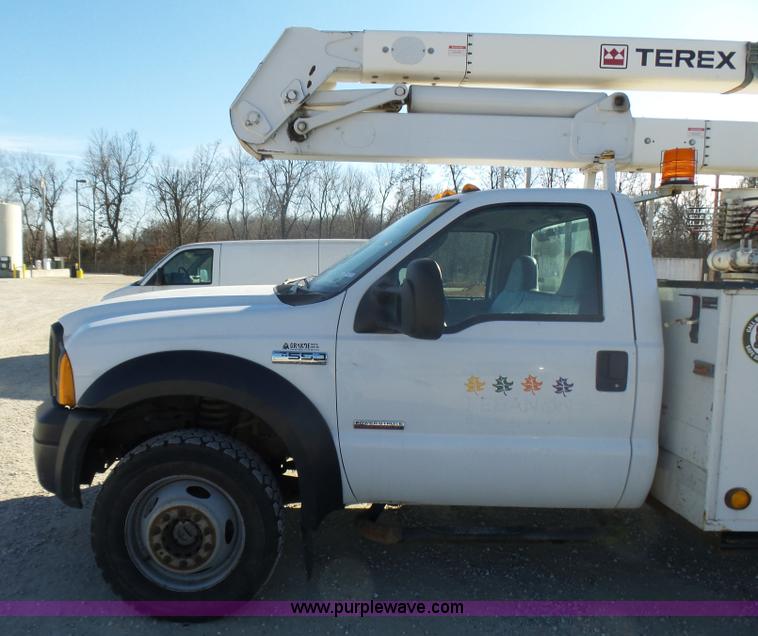 image for item AO9922 2006 Ford F550 bucket truck
