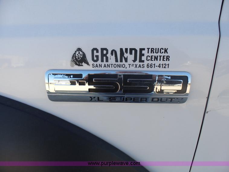 image for item AO9922 2006 Ford F550 bucket truck