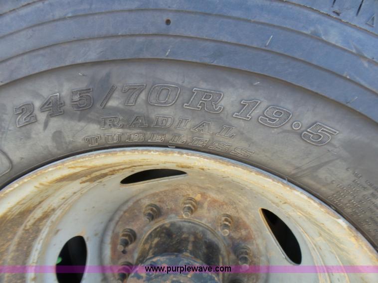 image for item AO9922 2006 Ford F550 bucket truck