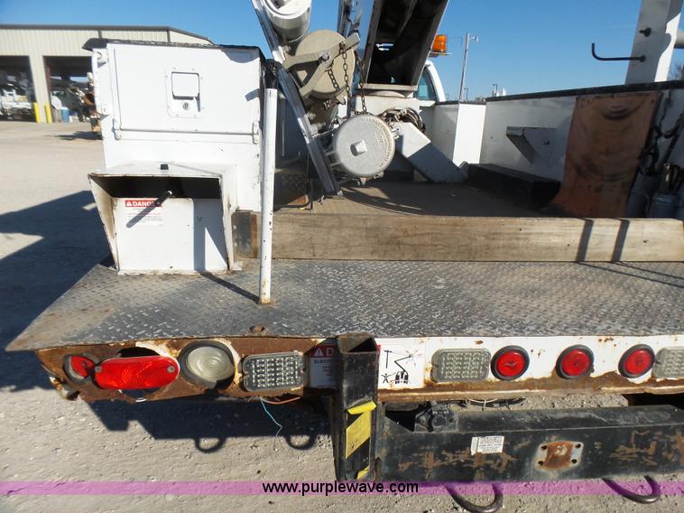 image for item AO9922 2006 Ford F550 bucket truck