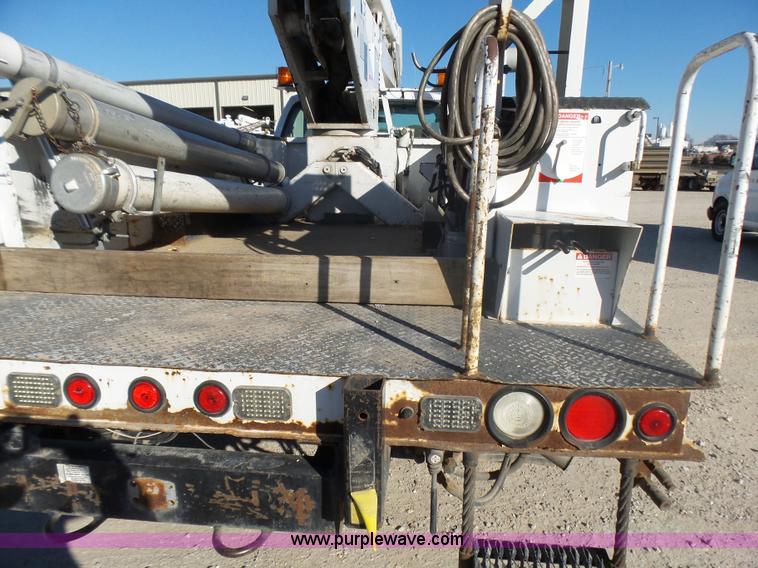 image for item AO9922 2006 Ford F550 bucket truck