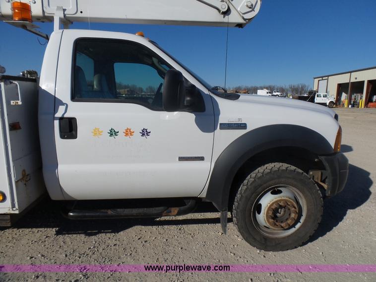 image for item AO9922 2006 Ford F550 bucket truck