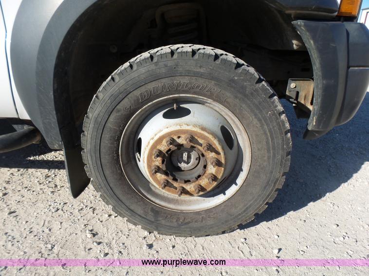 image for item AO9922 2006 Ford F550 bucket truck