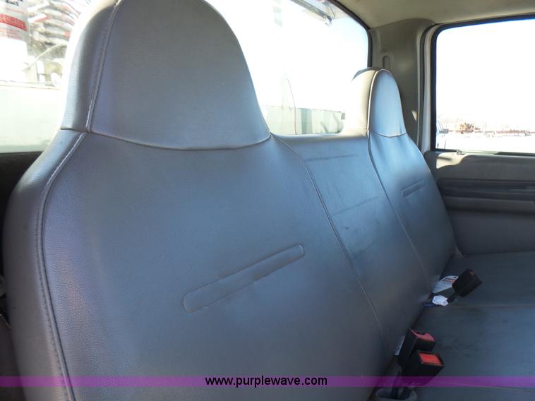 image for item AO9922 2006 Ford F550 bucket truck