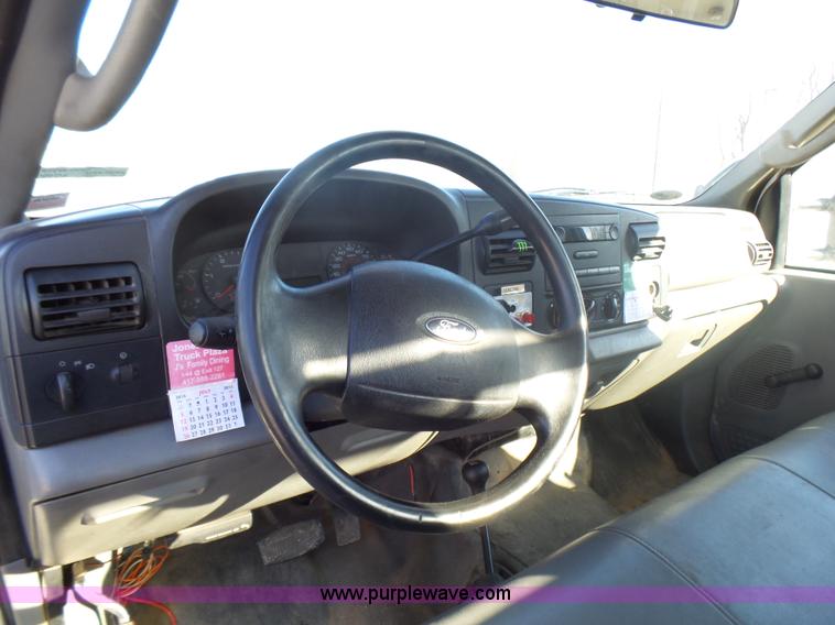 image for item AO9922 2006 Ford F550 bucket truck