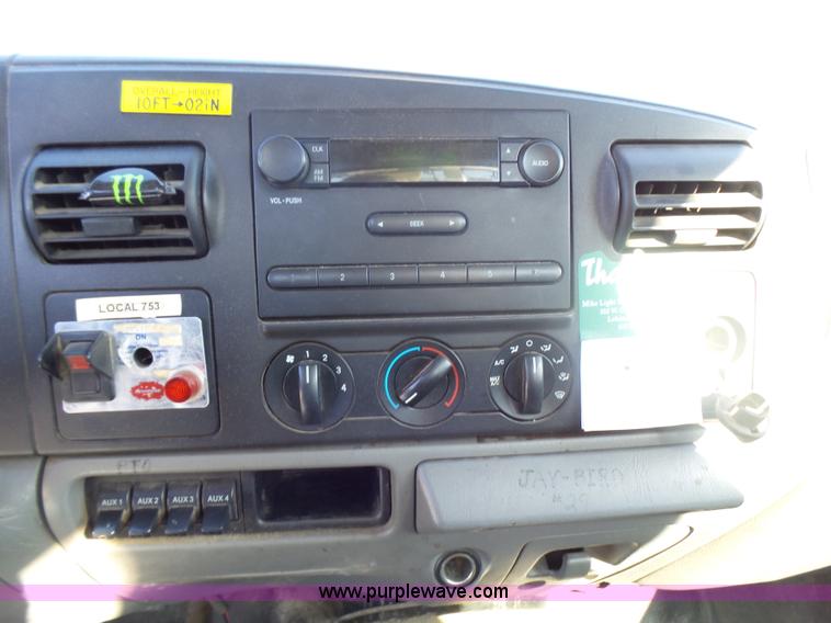 image for item AO9922 2006 Ford F550 bucket truck