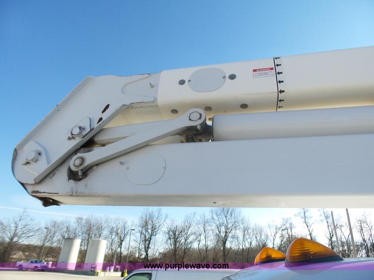 image for item AO9922 2006 Ford F550 bucket truck