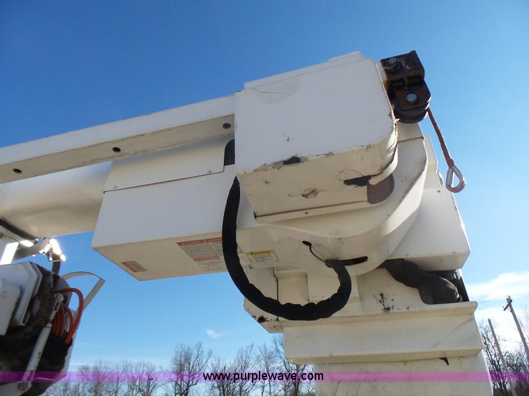 image for item AO9922 2006 Ford F550 bucket truck