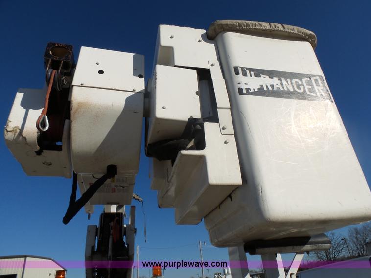 image for item AO9922 2006 Ford F550 bucket truck