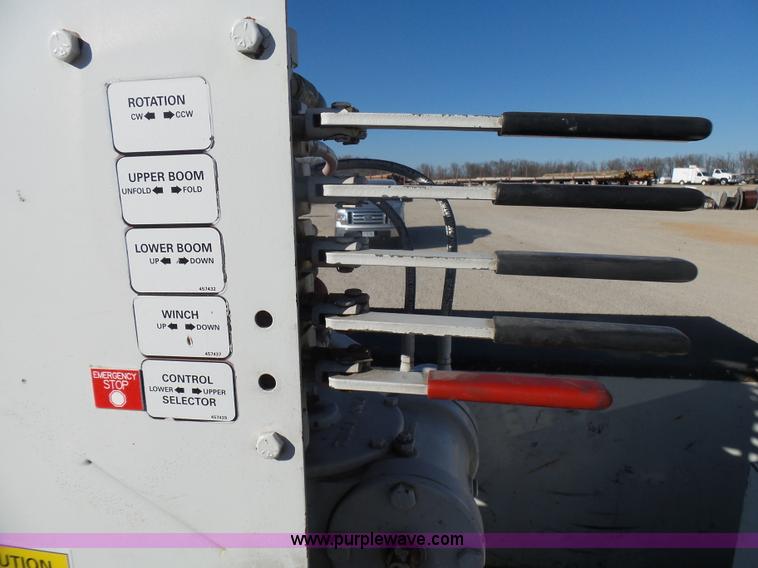 image for item AO9922 2006 Ford F550 bucket truck