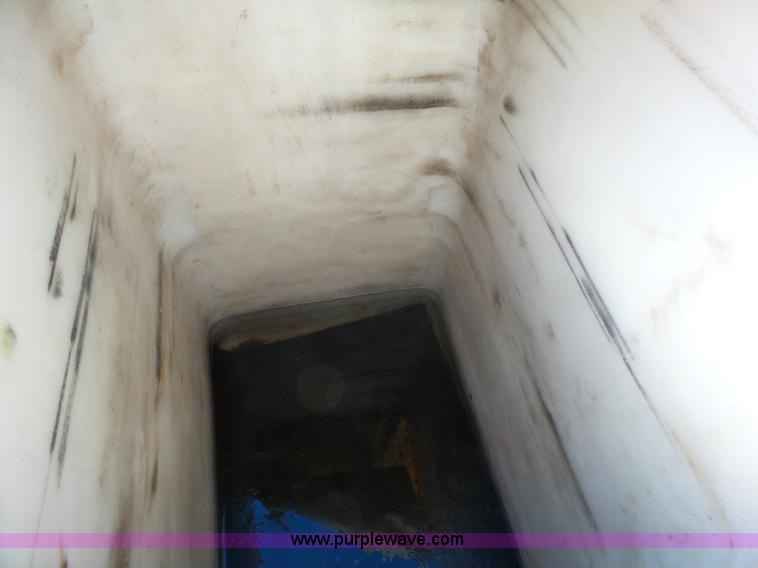 image for item AO9922 2006 Ford F550 bucket truck