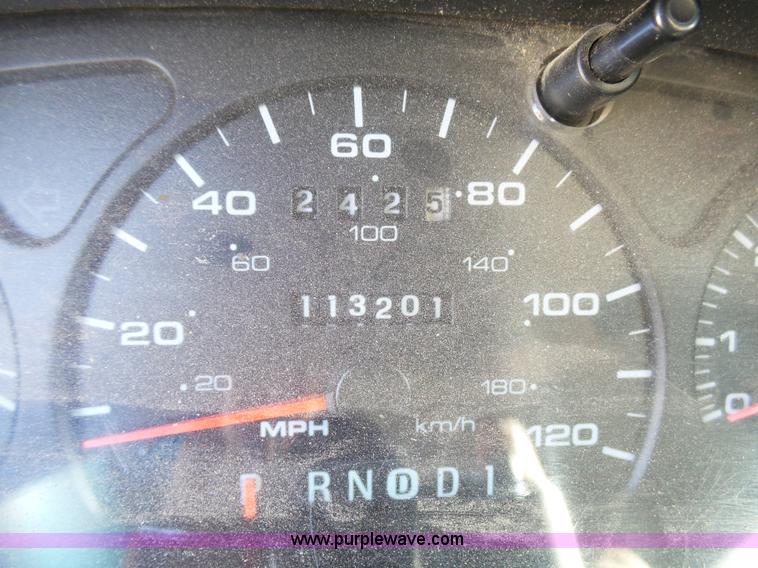 image for item AO9924 2001 Ford Taurus LX