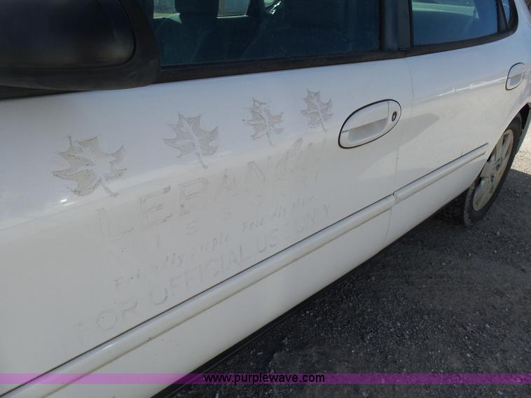 image for item AO9924 2001 Ford Taurus LX