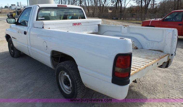 image for item AO9926 2001 Dodge Ram 1500 pickup truck