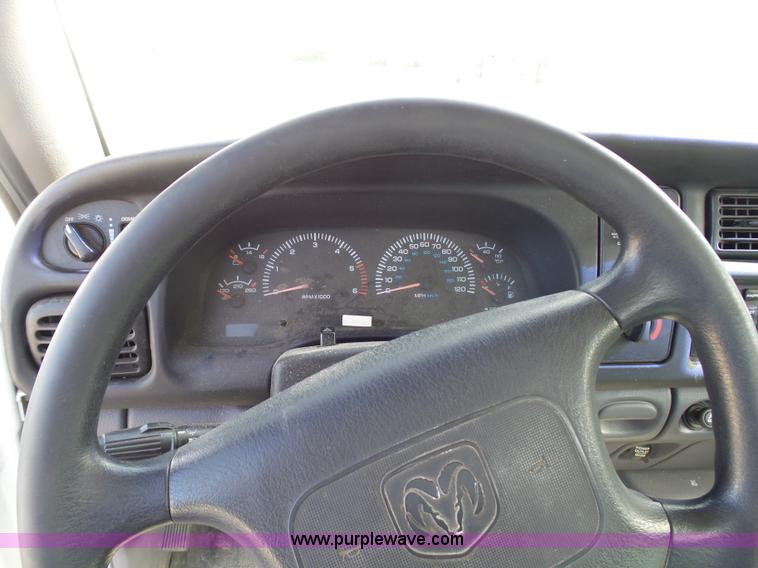 image for item AO9926 2001 Dodge Ram 1500 pickup truck
