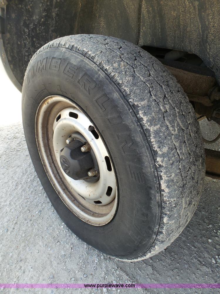 image for item AO9926 2001 Dodge Ram 1500 pickup truck