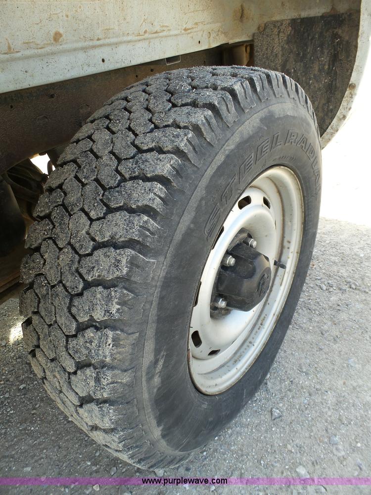 image for item AO9926 2001 Dodge Ram 1500 pickup truck