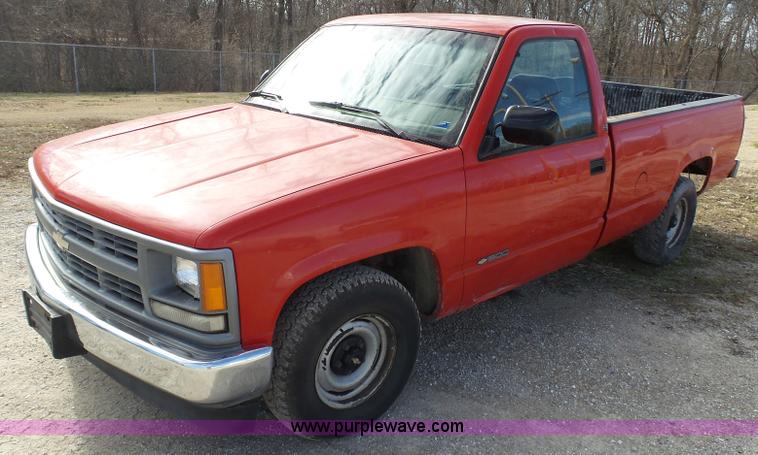 image for item AO9927 1994 Chevrolet 1500 pickup truck