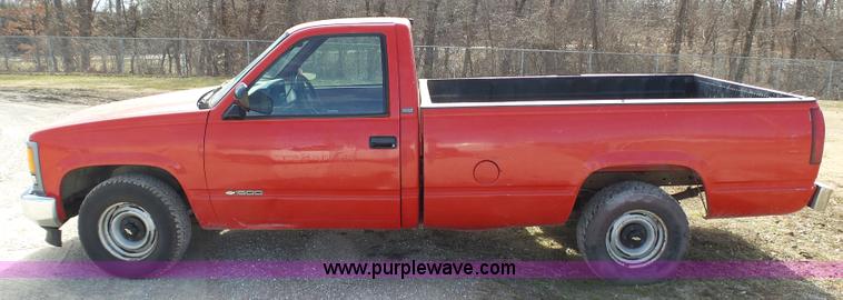 image for item AO9927 1994 Chevrolet 1500 pickup truck