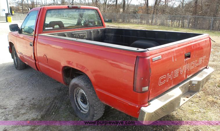image for item AO9927 1994 Chevrolet 1500 pickup truck