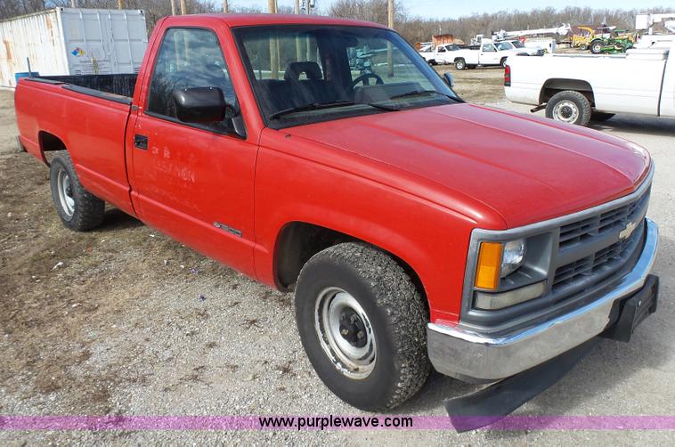 image for item AO9927 1994 Chevrolet 1500 pickup truck