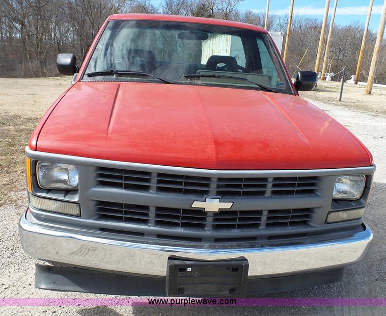 image for item AO9927 1994 Chevrolet 1500 pickup truck