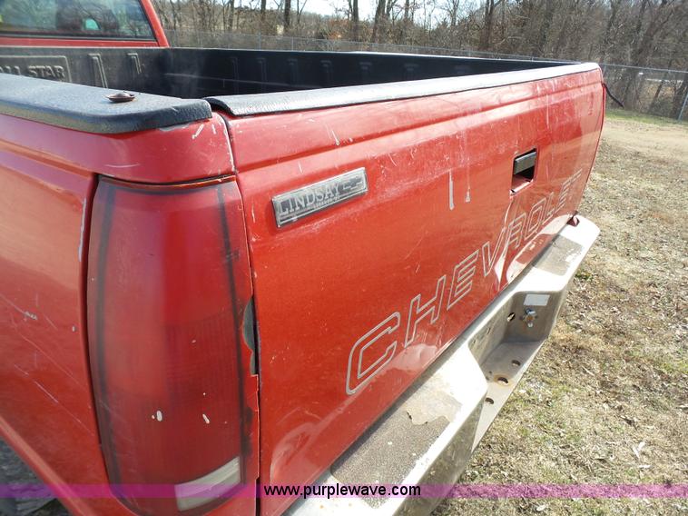 image for item AO9927 1994 Chevrolet 1500 pickup truck