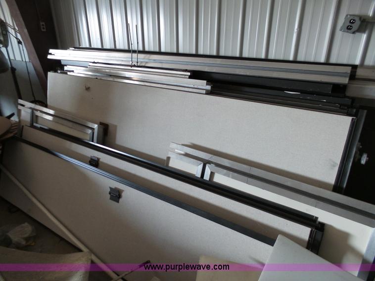 image for item AO9933 Retractable walls