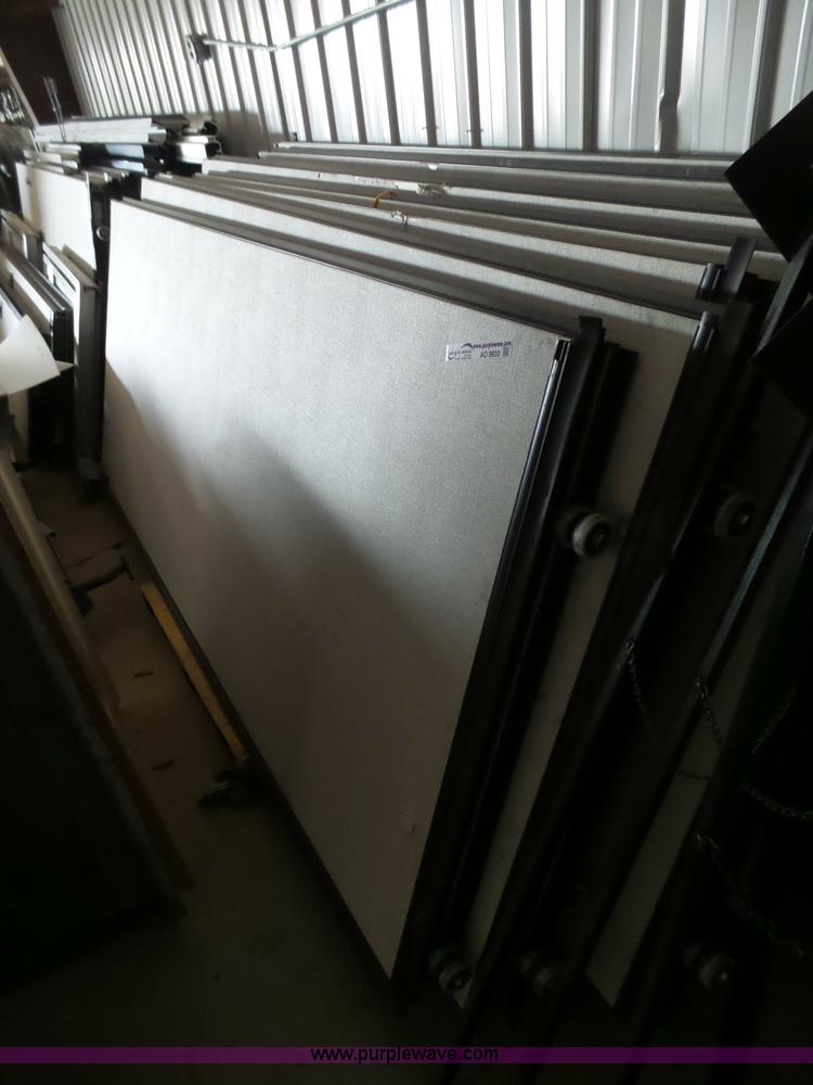 image for item AO9933 Retractable walls