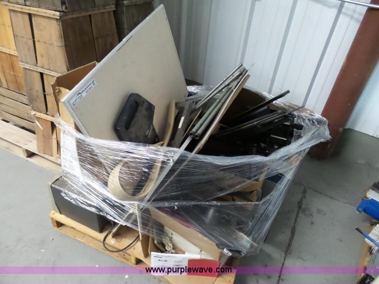 Assorted office supplies in Lebanon, MO Item AO9936 sold Purple Wave